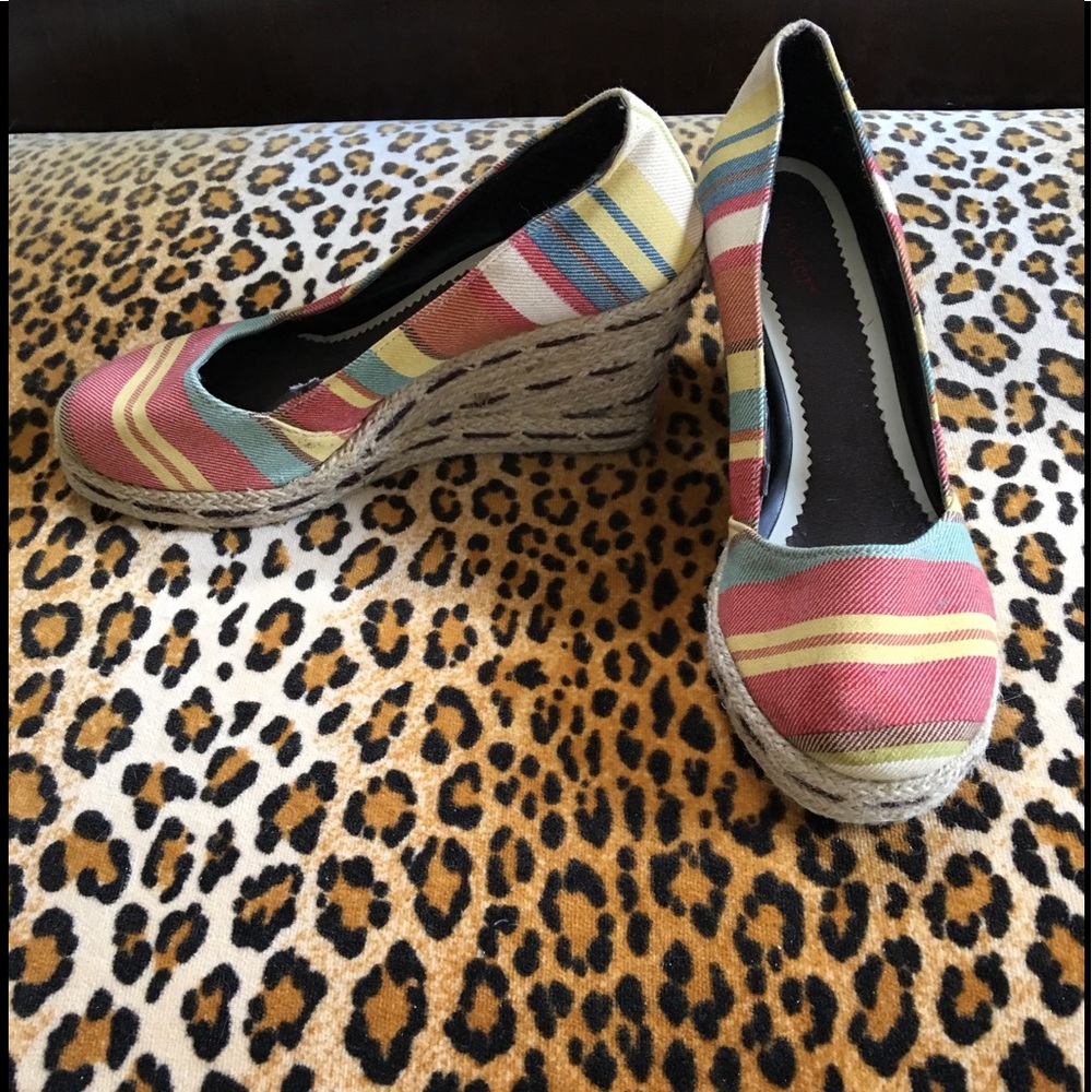 Woman’s Wedges 🧡